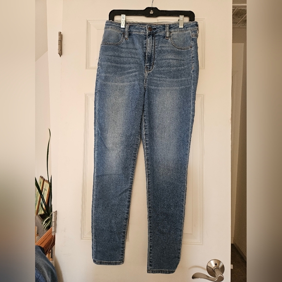 American Eagle Jeans - Picture 1 of 3